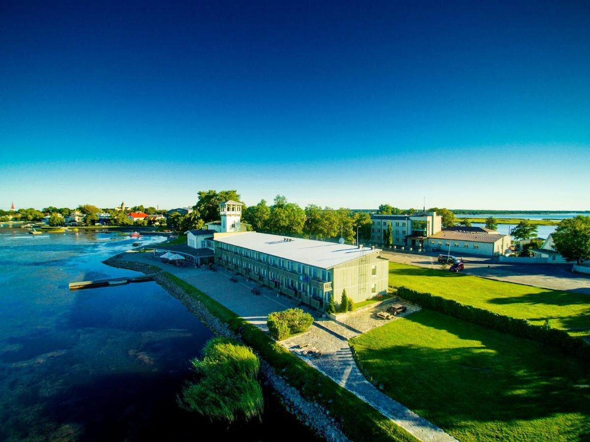 Hotel Promenaadi Хаапсалу Екстериор снимка