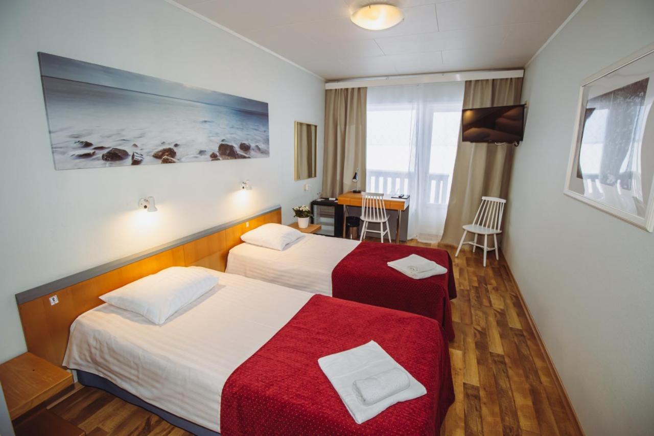 Hotel Promenaadi Хаапсалу Екстериор снимка