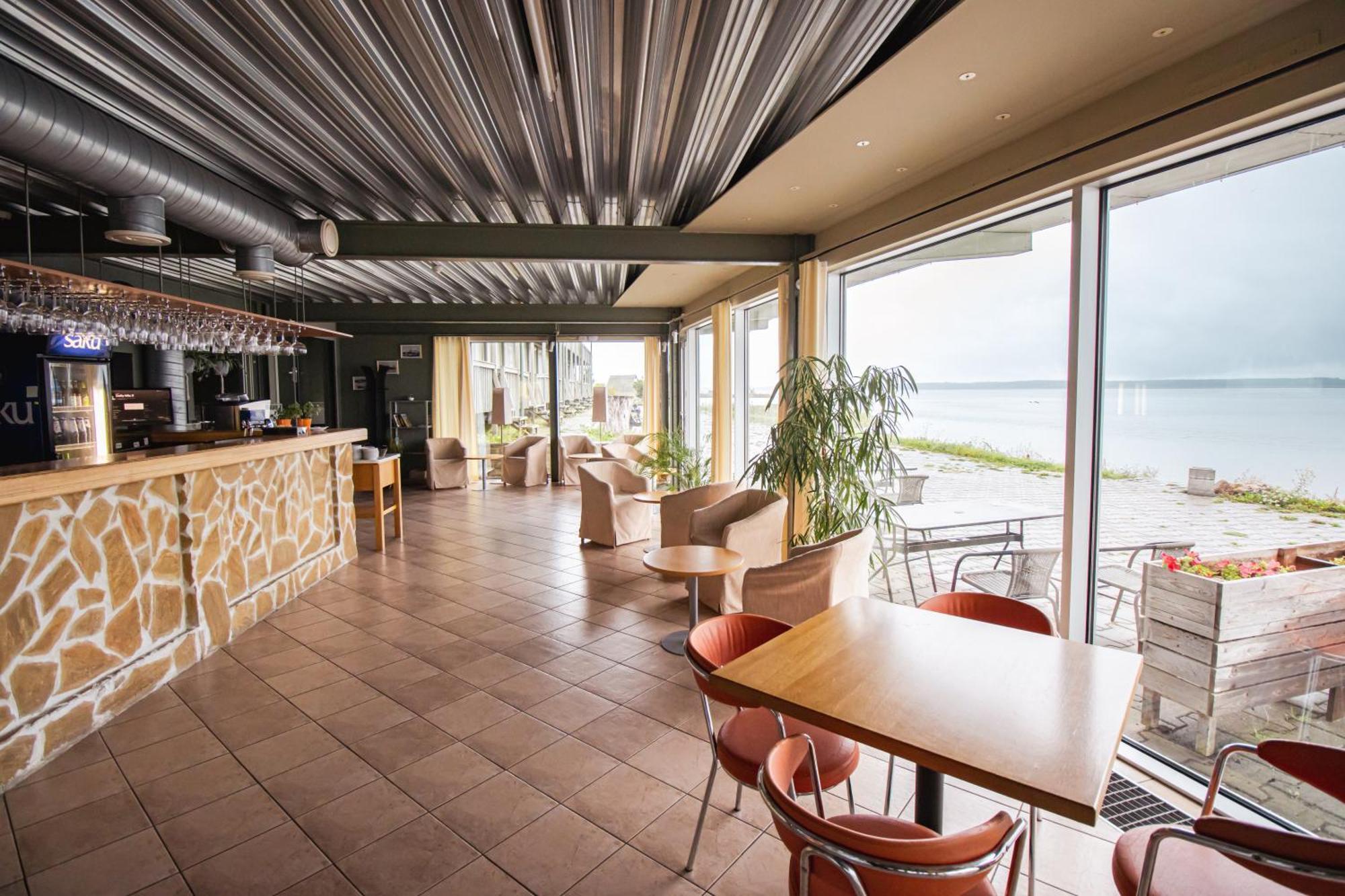 Hotel Promenaadi Хаапсалу Екстериор снимка