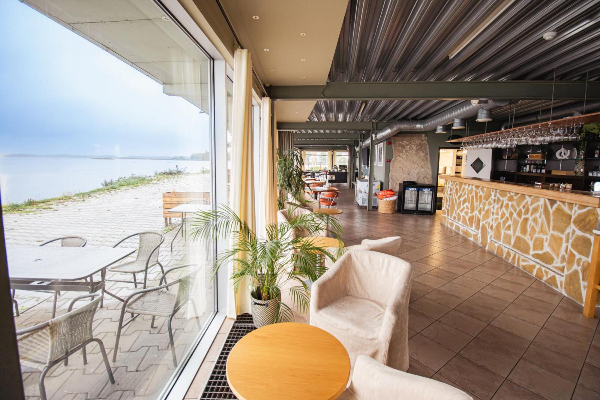 Hotel Promenaadi Хаапсалу Екстериор снимка