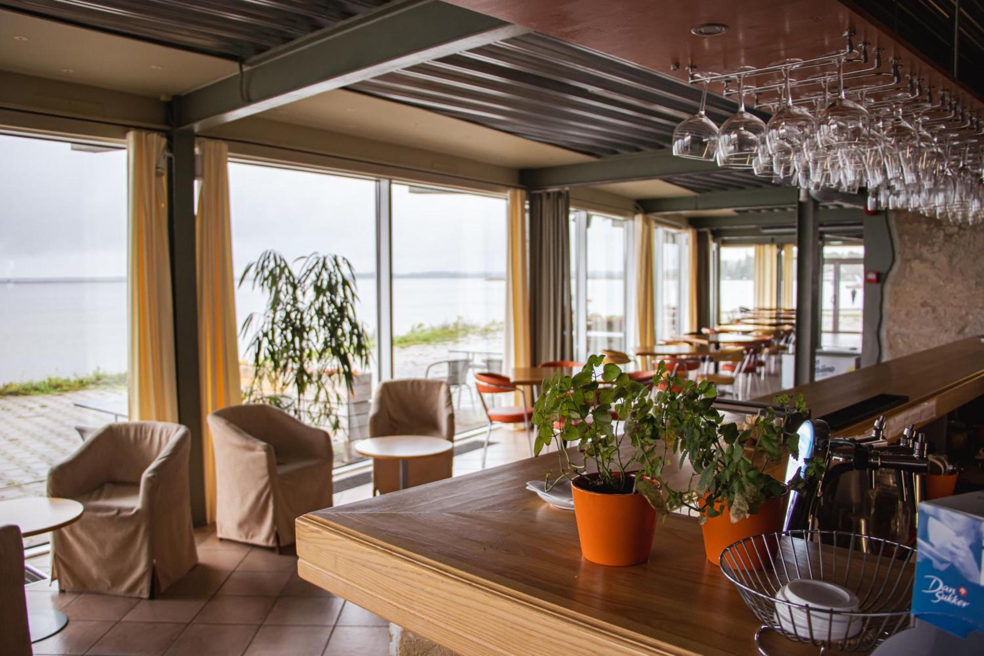 Hotel Promenaadi Хаапсалу Екстериор снимка