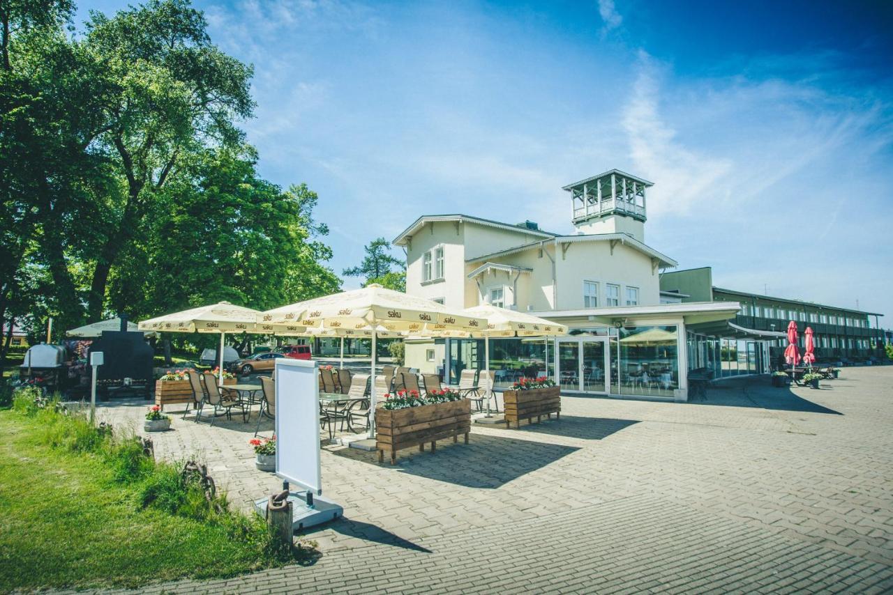 Hotel Promenaadi Хаапсалу Екстериор снимка